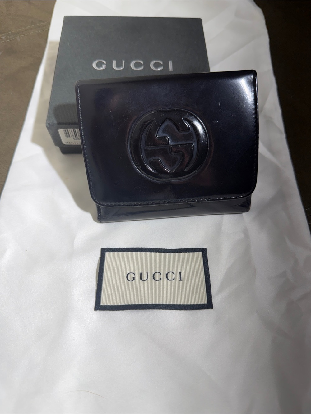 Gucci Black Patent Leather Bifold Wallet with Embossed GG Full Inclusion - Picture 12 of 12